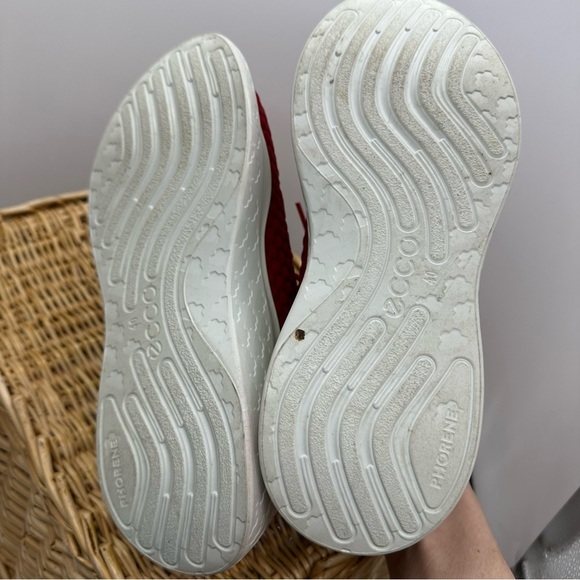 Red Textured Sneakers - Picture 4 of 7